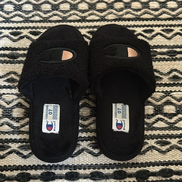 black size 7 champion fluffy slides! - Picture 3 of 4